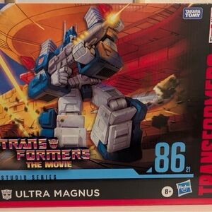 Hasbro Transformers Ultra Magnus Figure - Blue and White